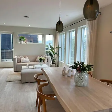 Gorgeous 3 Bedrooms House In Tromsoe With Amazing View * Tromso