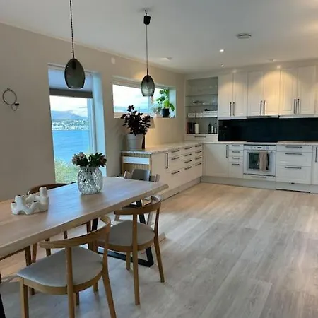 Gorgeous 3 Bedrooms House In Tromsoe With Amazing View Tromso