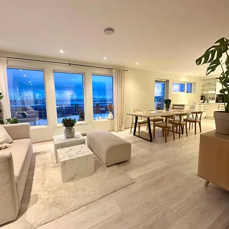 Holiday home Gorgeous 3 Bedrooms House In Tromsoe With Amazing View