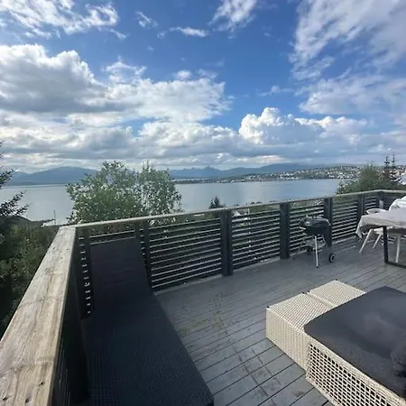 Gorgeous 3 Bedrooms House In Tromsoe With Amazing View Nyaraló