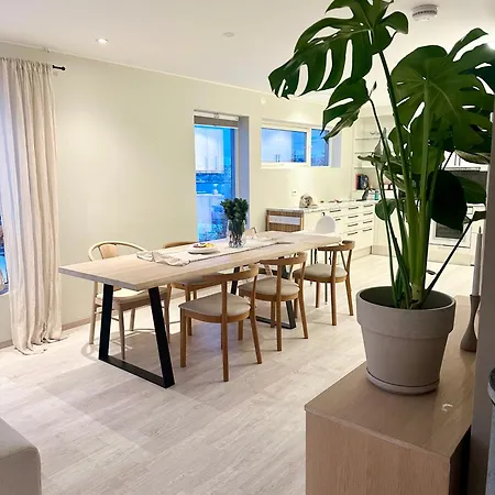 Nyaraló Gorgeous 3 Bedrooms House In Tromsoe With Amazing View